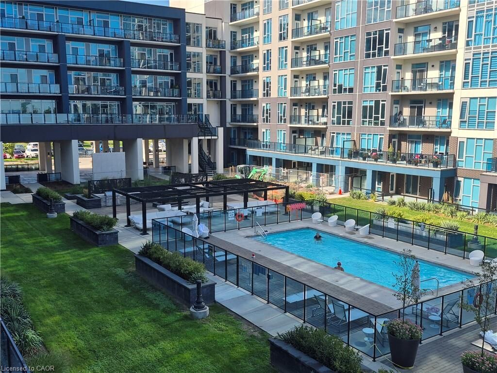 Photo de la propriété:  16 Concord Place 308  ON L3M 4E8 