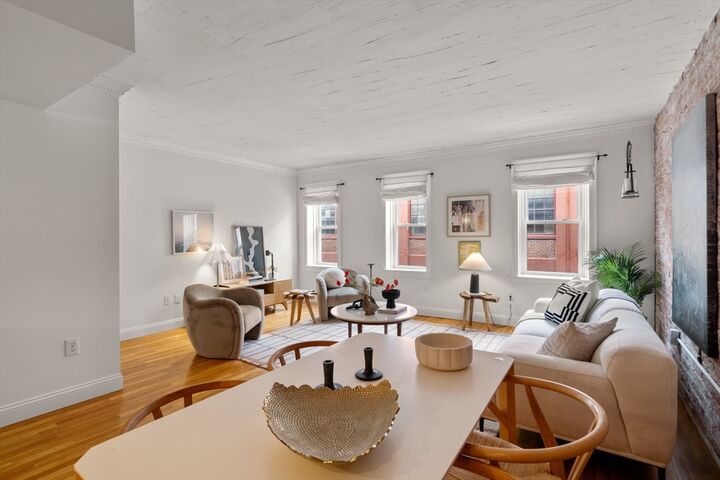 Property Photo: 156 Prince St 11 MA 02113
