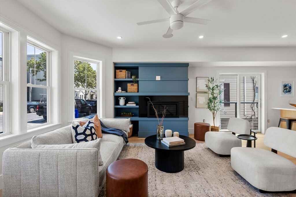 Property Photo:  527 East 7th Street 5  MA 02127 