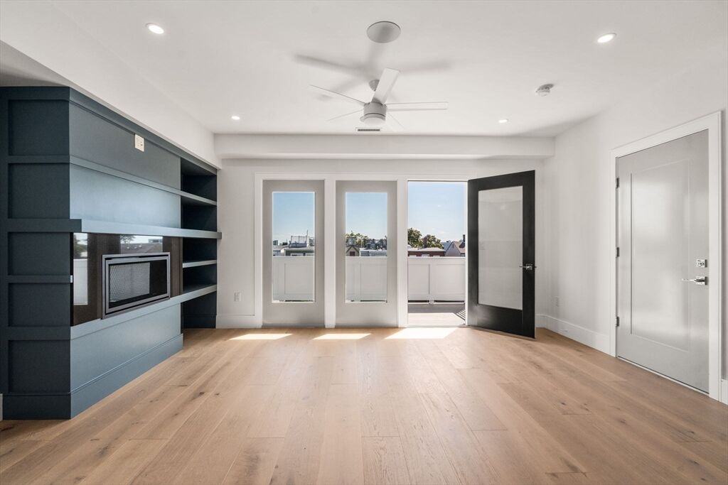 Property Photo: 527 East 7th Street 5 MA 02127