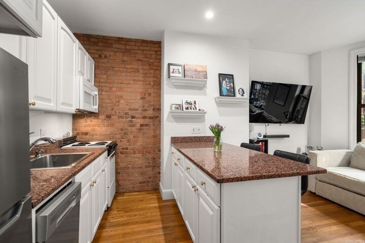Property Photo:  20 Concord Sq 2  MA 02118 