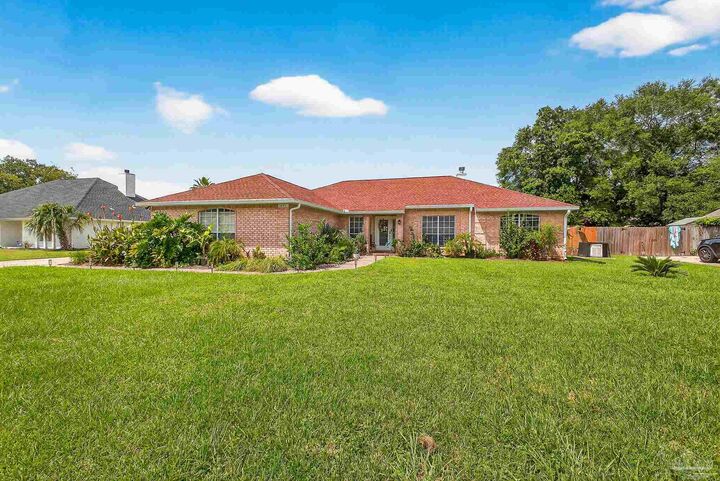 Property Photo:  10051 Bristol Park Rd  FL 32533 