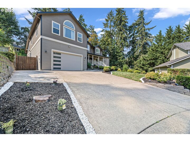 Property Photo:  6831 Holly St  OR 97478