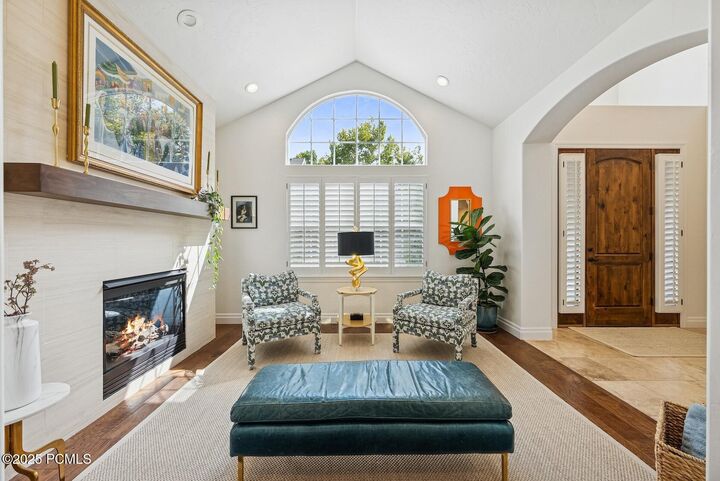 Property Photo:  1917 E Holladay View Place  UT 84117 