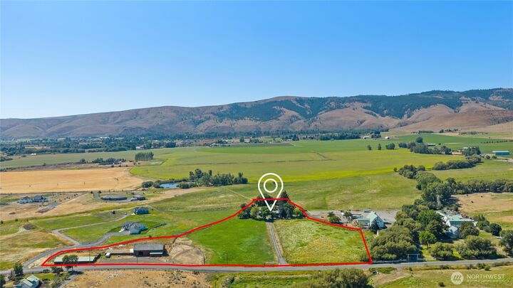 Property Photo: 4530 Weaver Road WA 98926