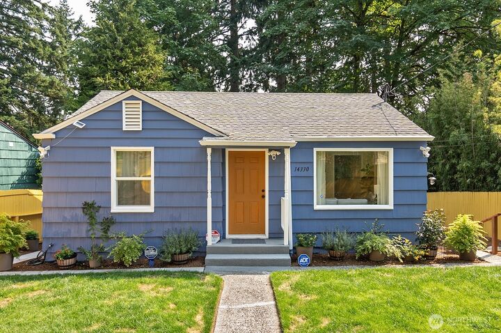 Property Photo:  14330  24th Place NE  WA 98125 