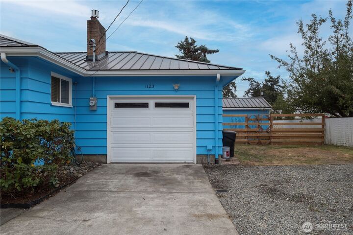 Property Photo:  1123  Forest Glen Road  WA 98277 