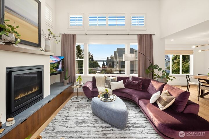 Property Photo:  425  3rd Lane S  WA 98033 