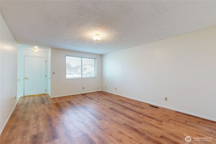 Property Photo: 1554 E Alder Street WA 99362