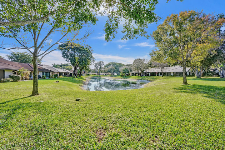 Property Photo: 10112 Marwood Place FL 33437