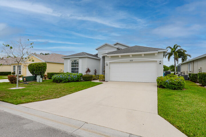 Property Photo: 522 SW Indian Key Drive FL 34986