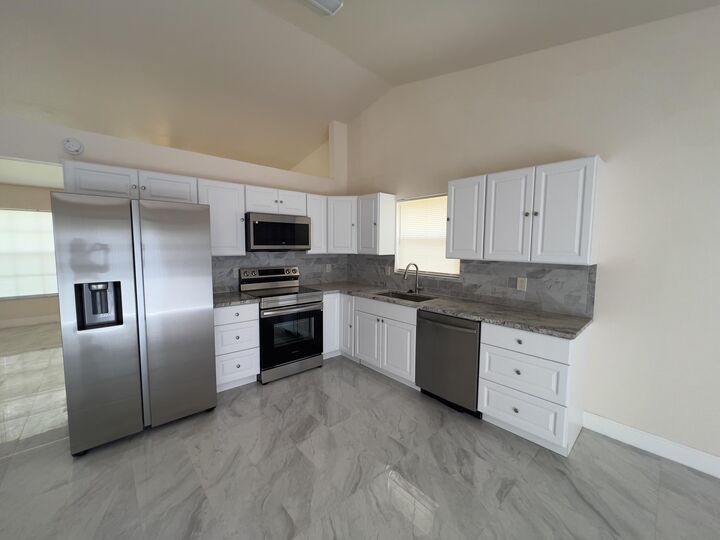 Property Photo:  7926 Burlwood Lane  FL 33467 