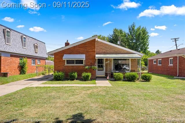 Property Photo:  5015 Lincoln Boulevard  MI 48125 
