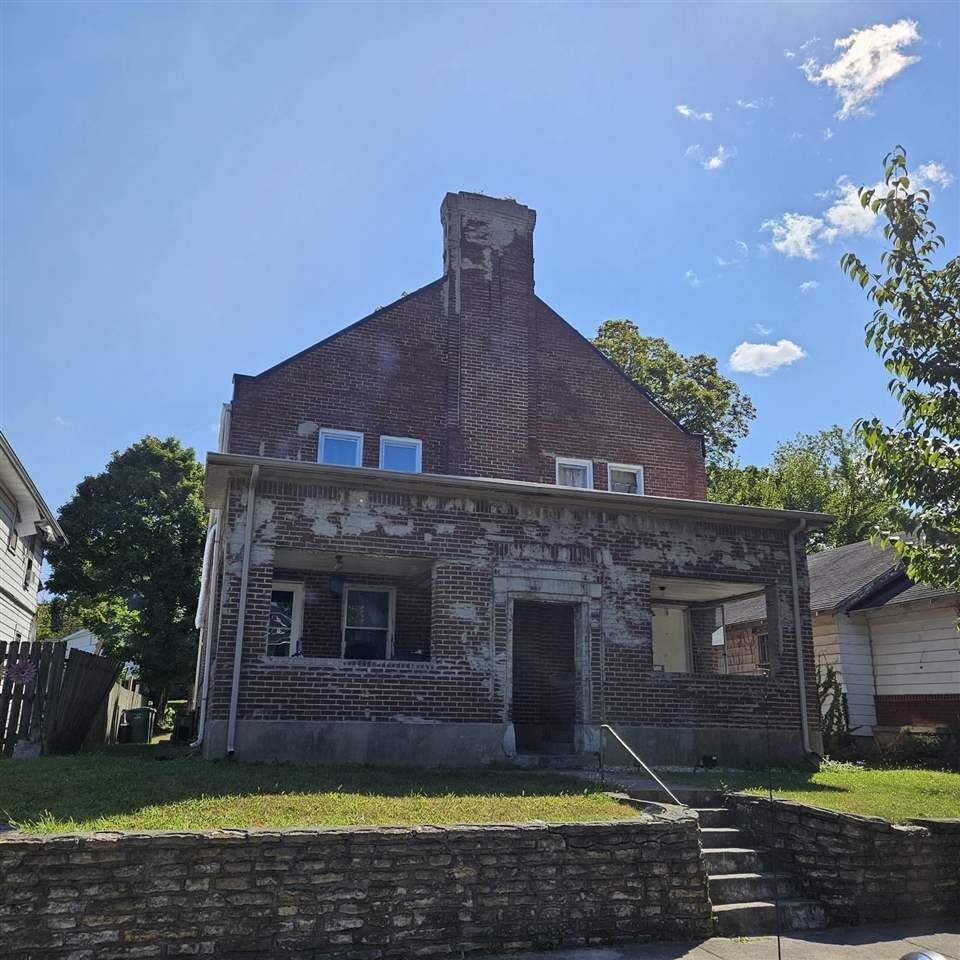 Property Photo: 425-427 S 15th Street IN 47374