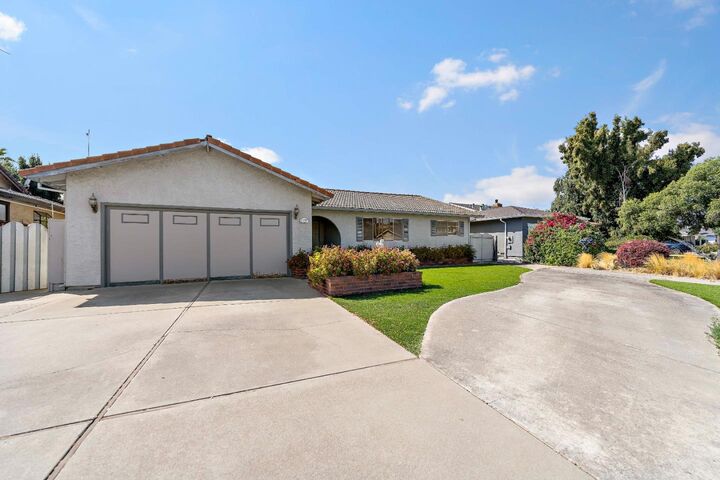 Property Photo:  6137 Oak Forest Way  CA 95120 