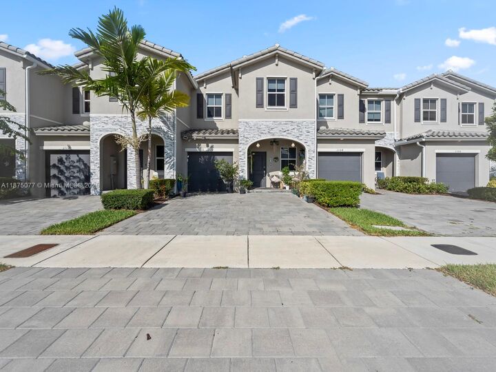 Property Photo: 1108 SE 26th Ter FL 33035