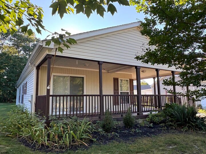 Property Photo:  9 Knollwood  NJ 08330-1526 