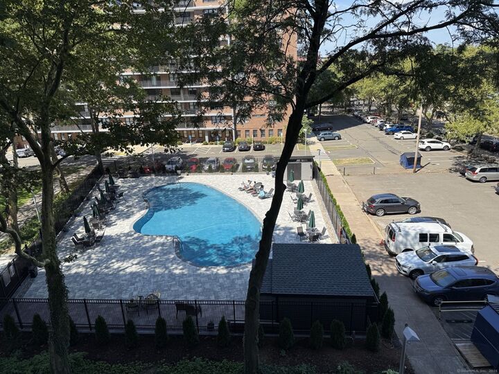 Property Photo: 100 York Street 5B CT 06511