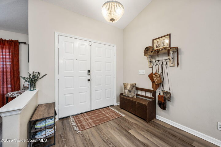 Property Photo:  1601 Kanabec Avenue NW  FL 32907