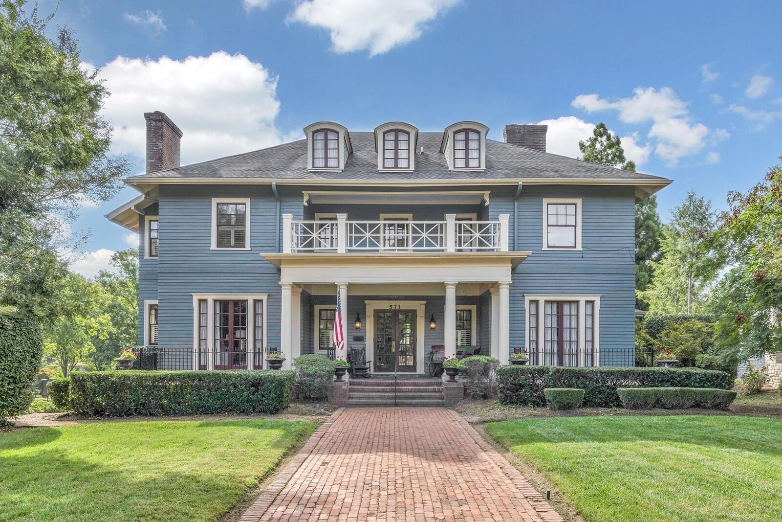 Property Photo: 571 E Main Street SC 29302