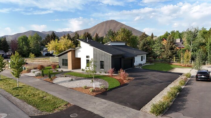 Property Photo: 111 San Badger Dr ID 83333