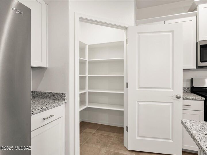 Property Photo:  737 W Calle Cubeta  AZ 85629 