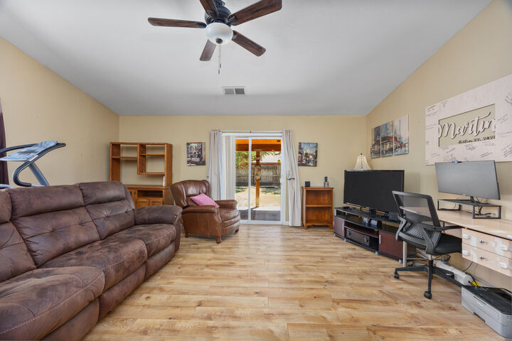Property Photo:  4331 E Oak Ave Avenue  CA 93292