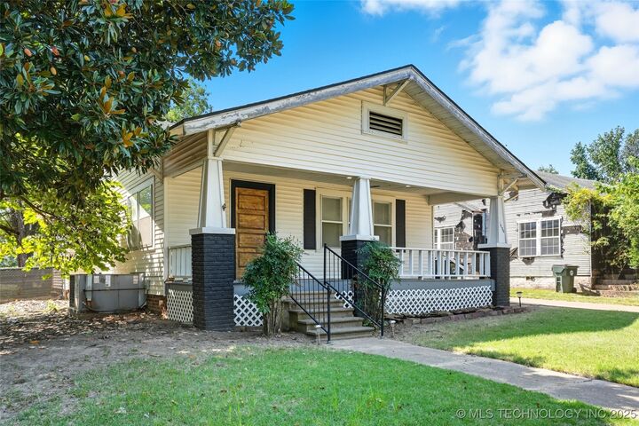 Property Photo: 1420 E 8th Street OK 74447