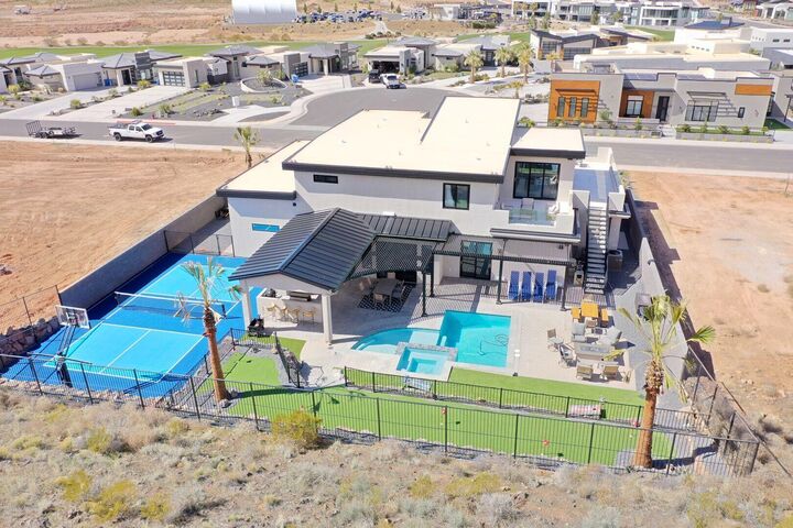 Property Photo: 1463 W Torrey Pines Rd UT 84737