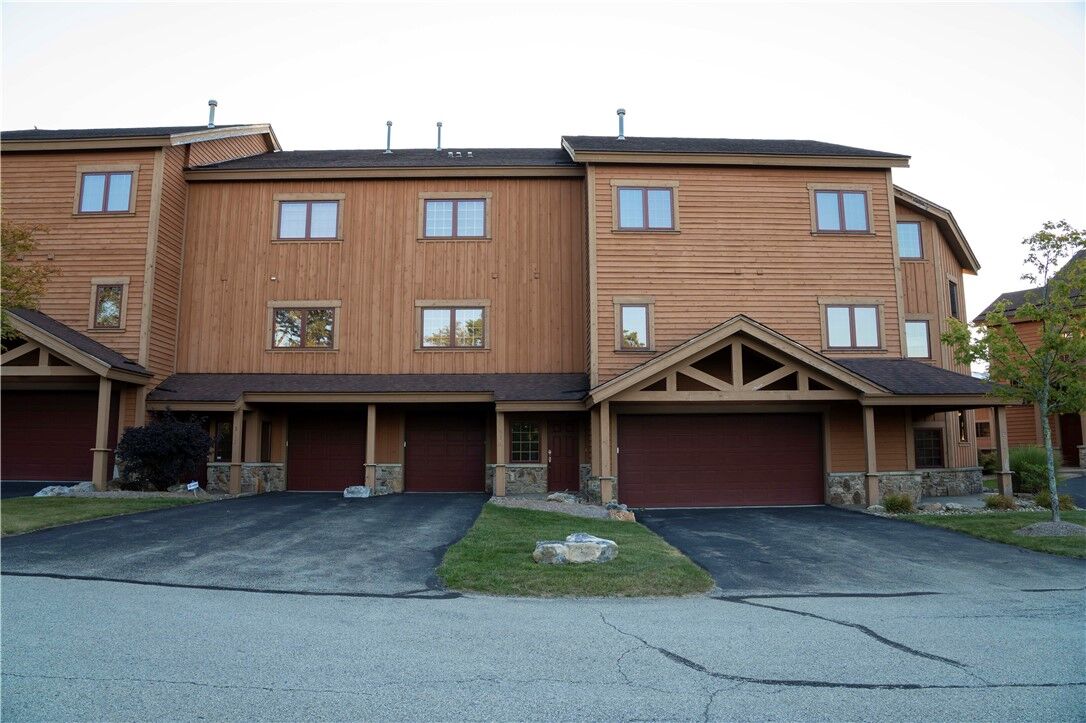 Property Photo:  535 Woodside Cres  PA 15622 