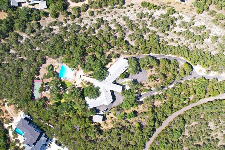 Property Photo:  5425 Petticoat Lane  TX 78746 