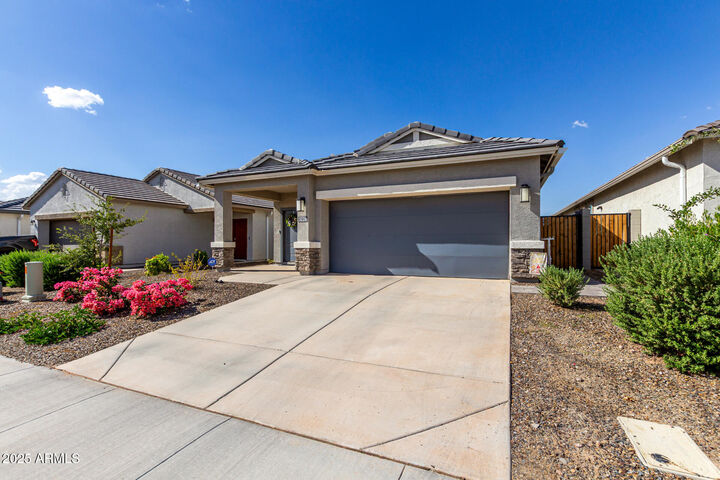 Property Photo:  3226 W Stanton Avenue  AZ 85120 