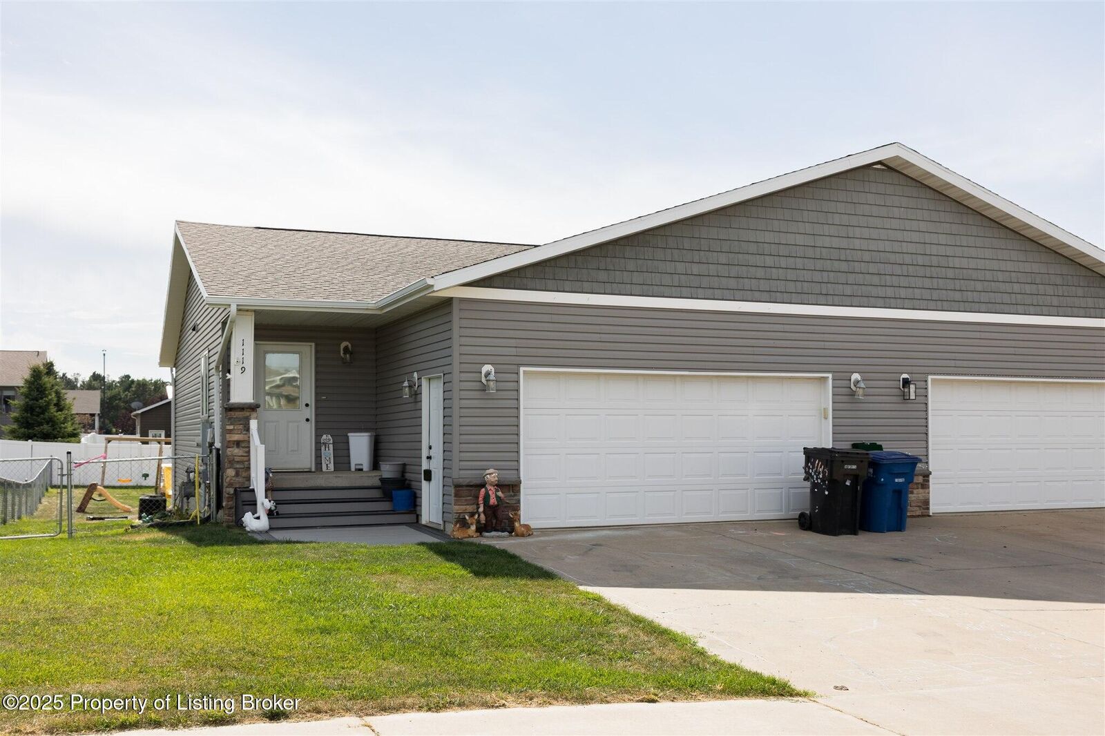 Property Photo:  1119 Jerry Lane Lane  ND 58601 