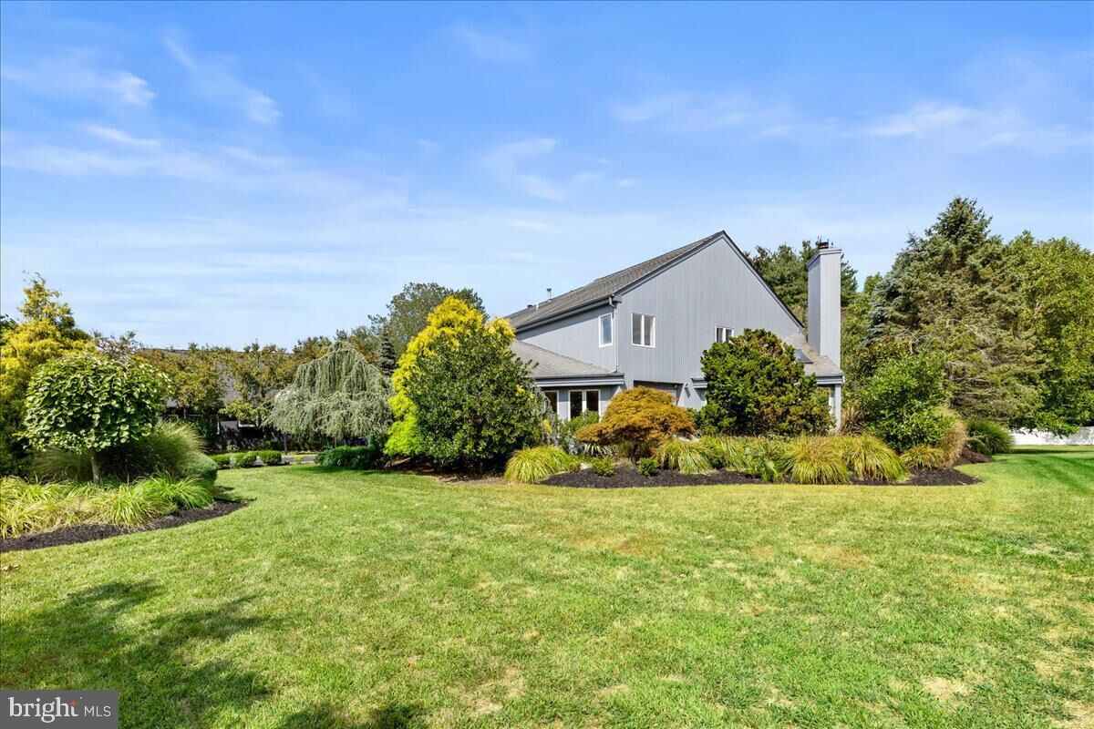 Property Photo:  24 Hereford Drive  NJ 08550 