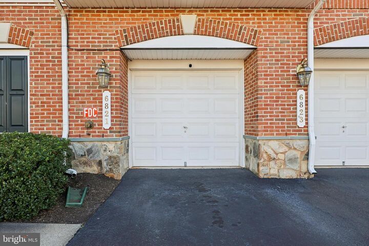 Property Photo:  6821 Hampton Bay Lane  VA 20155 