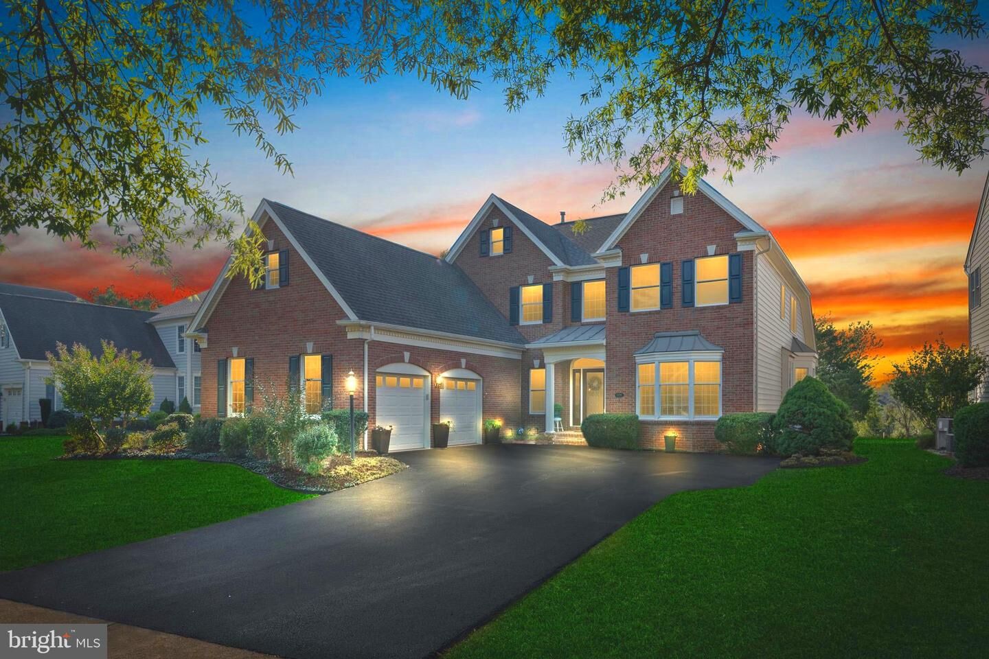 Property Photo: 15295 Golf View Drive VA 20169