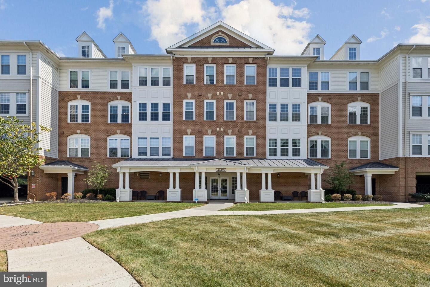 Property Photo:  44485 Chamberlain Terrace 200  VA 20147 