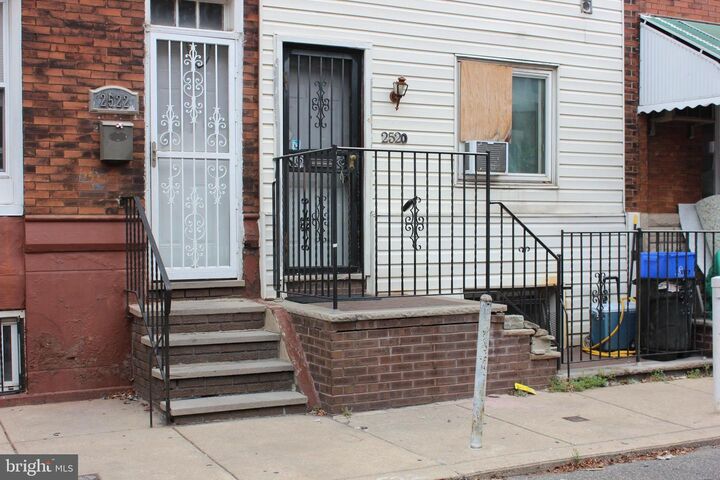 Property Photo: 2520 S Fairhill Street PA 19148