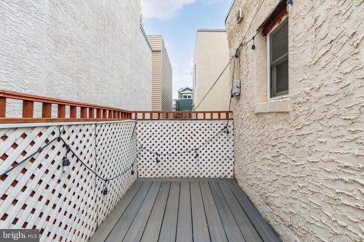 Property Photo:  516 Carpenter Street 1/2  PA 19147 
