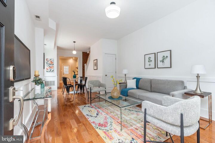 Property Photo:  516 Carpenter Street 1/2  PA 19147 