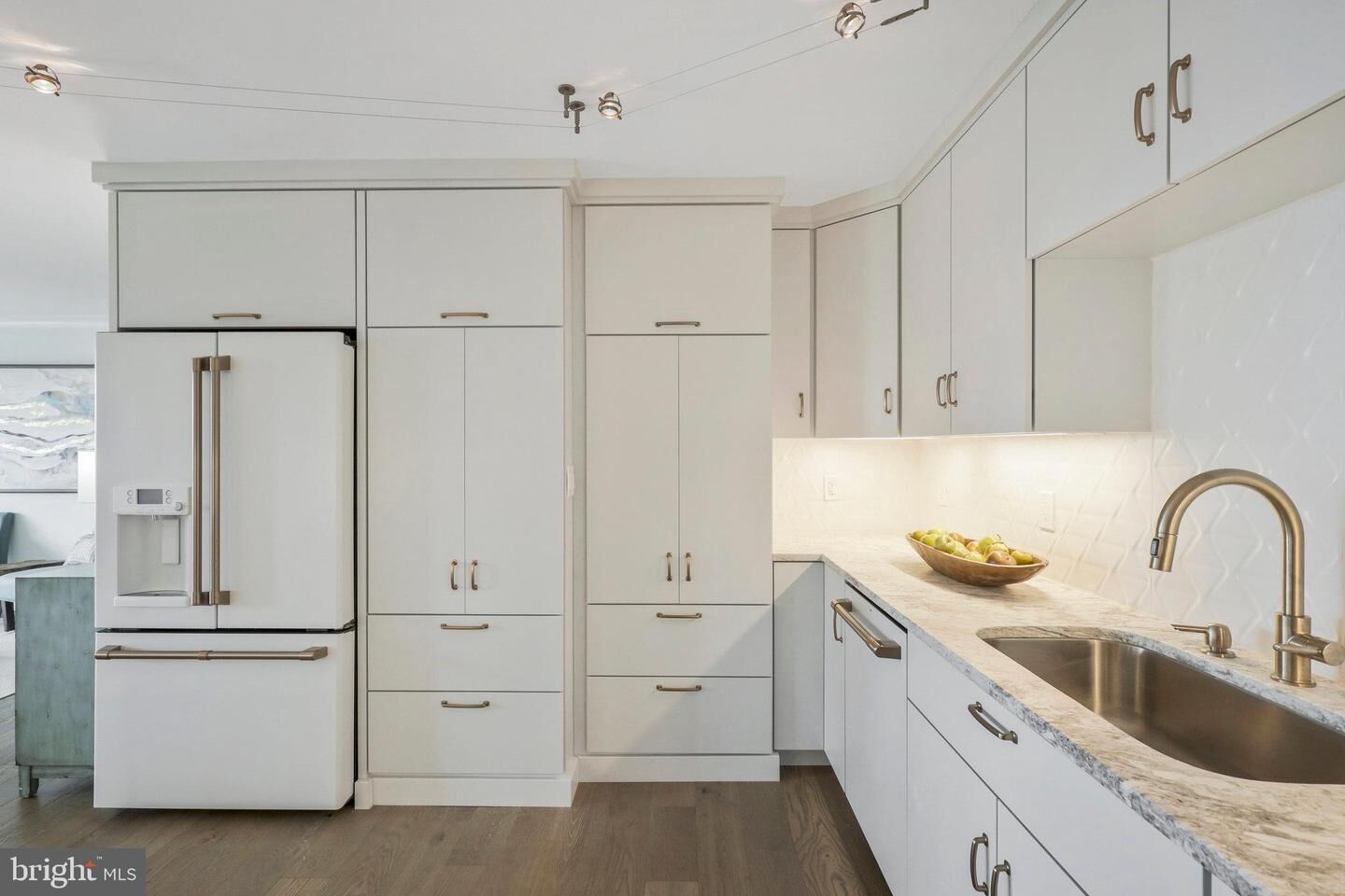 Property Photo: 3800 Fairfax Drive 802 VA 22203
