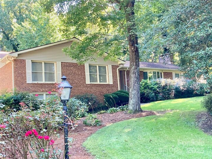 130 Victoria Circle  North Wilkesboro NC 28659 photo