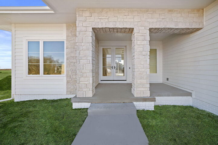 Property Photo: 17212 Springbrook Trail IA 50323