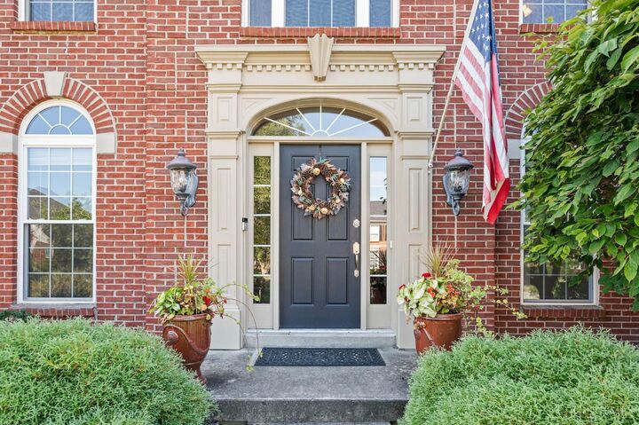 Property Photo:  4319 Serpentine Way  OH 45040 