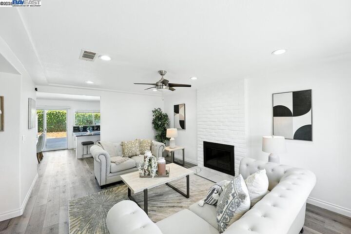 Property Photo:  5953 Bellflower Drive  CA 94560 