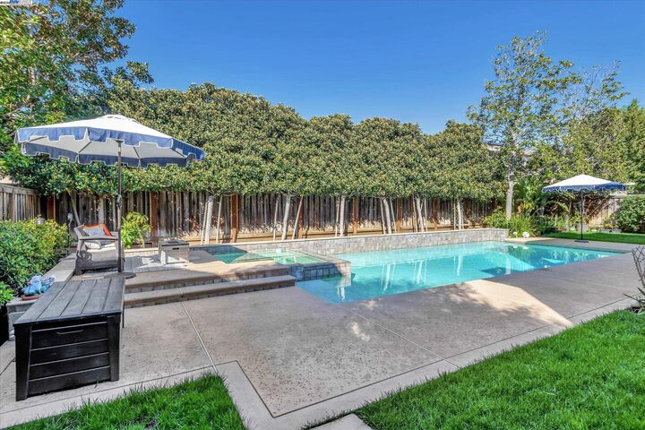 Property Photo: 1517 Rampart Way CA 94513
