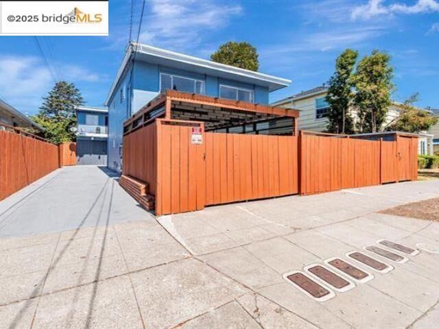 1011 Delaware St  Berkeley CA 94710 photo