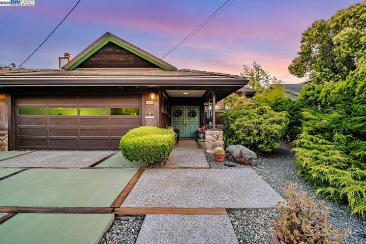 Property Photo:  31865 Chicoine Ave  CA 94544 