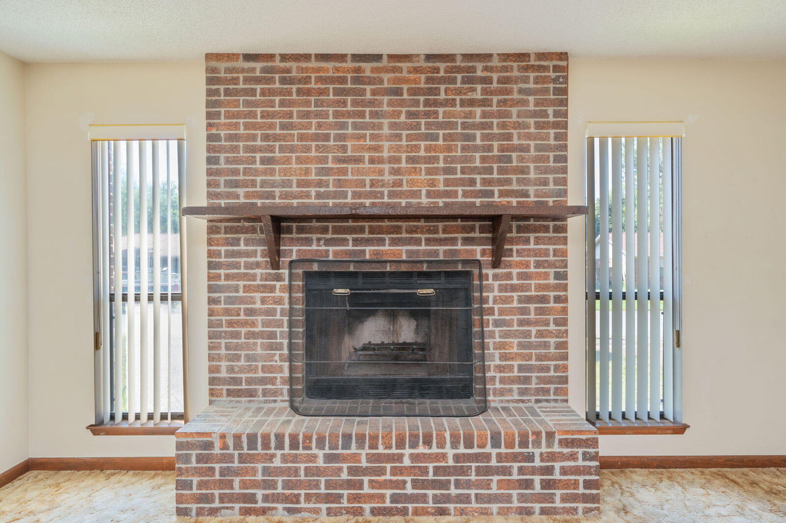 Property Photo:  422 Fleetwood Drive  FL 32569 