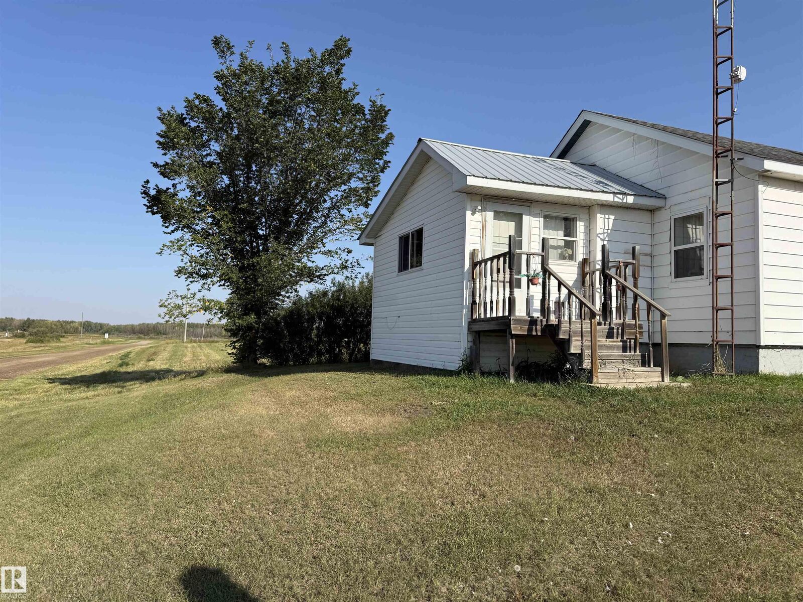 Photo de la propriété:  5108 50 Avenue  AB T0B 2S0 